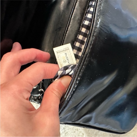 Chanel black patent leather silver chain hardware crossbody bag. W the dustbag! - Picture 6 of 16